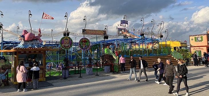 Die Kinderachterbahn Pirateninsel auf dem 1. Frühlingsfest Erding (©Foto. Martin Schmitz)